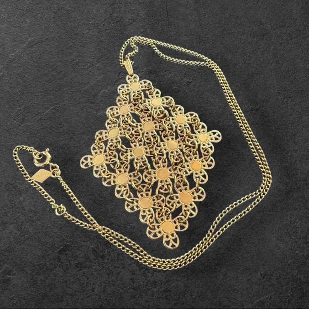Sarah Coventry “Golden Petals” 1971 Statement Necklace - Picture 3 of 4